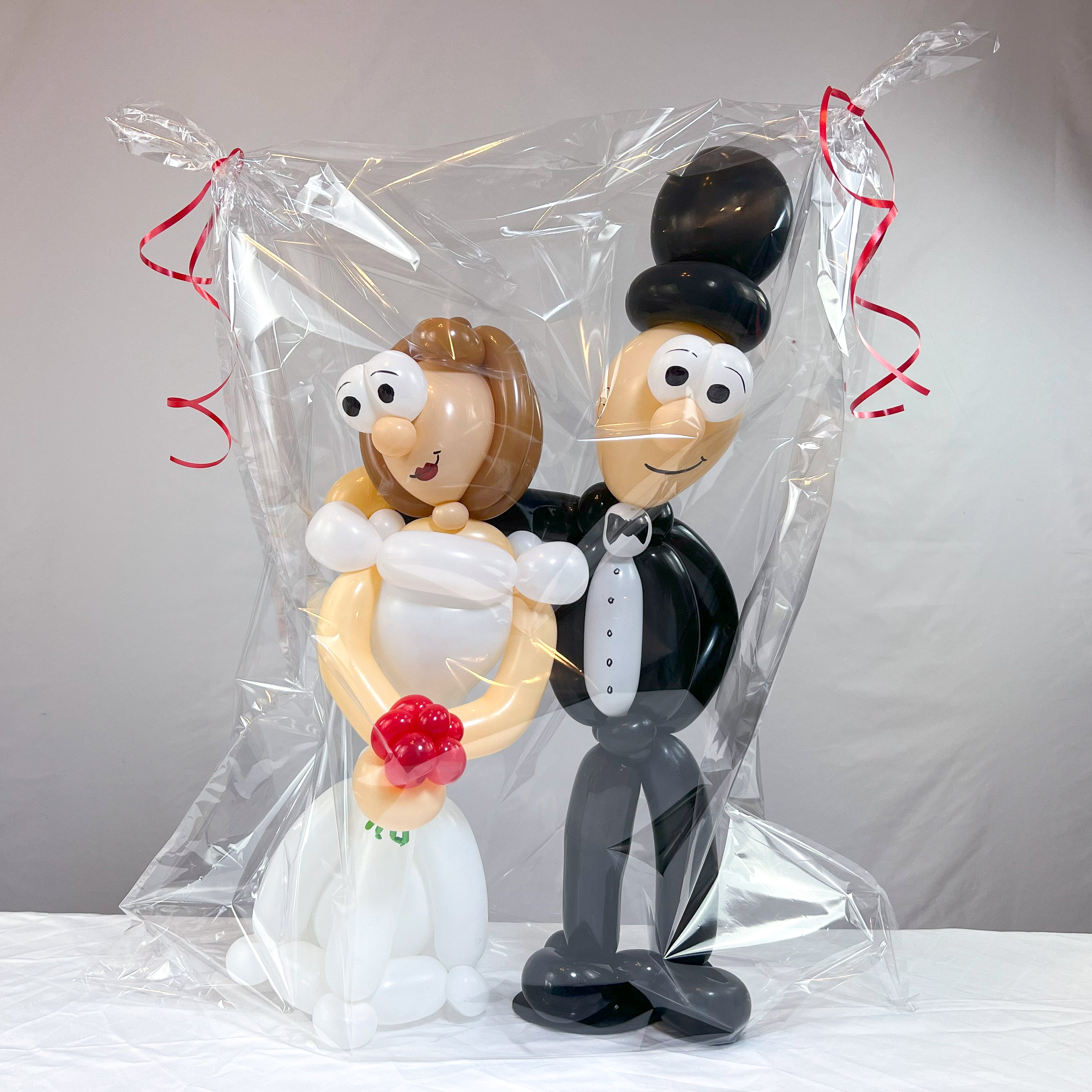 Brautpaar aus Luftballons, Braune Haare